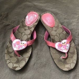 Coach flip flops in good condition. Size 8